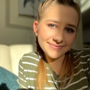 Meet your Posher, Abby